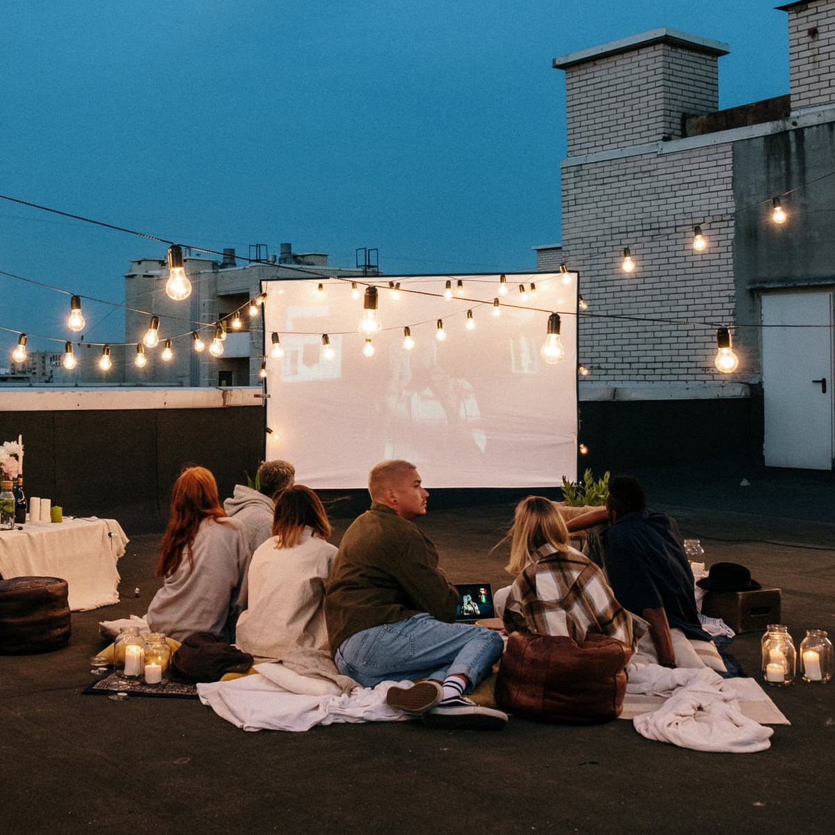 1 zestaw przenośnego, składane – Home Cinema Events recenzja i cena